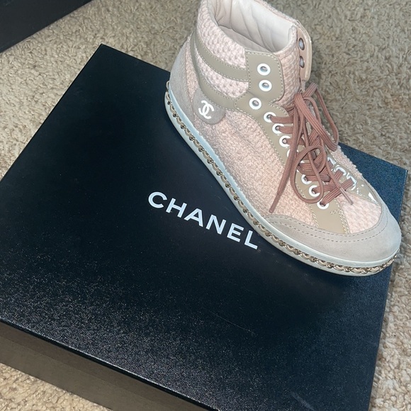 Chanel shoes - Picture 2 of 4
